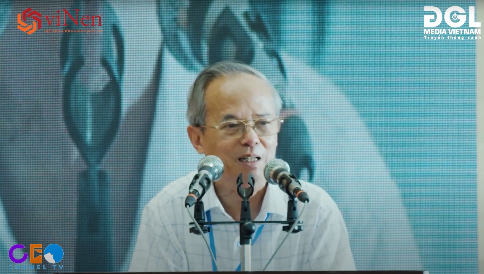 GS, TS ĐINH XUÂN DŨNG, nguyên Phó chủ tịch chuyên trách Hội đồng Lý luận, Phê bình Văn học, Nghệ thuật Trung ương